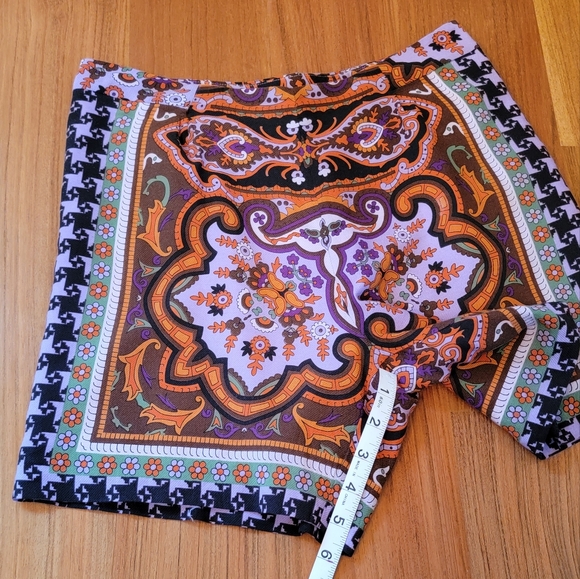 Taka Wear - Colorful Printed Shorts - Picture 10 of 15